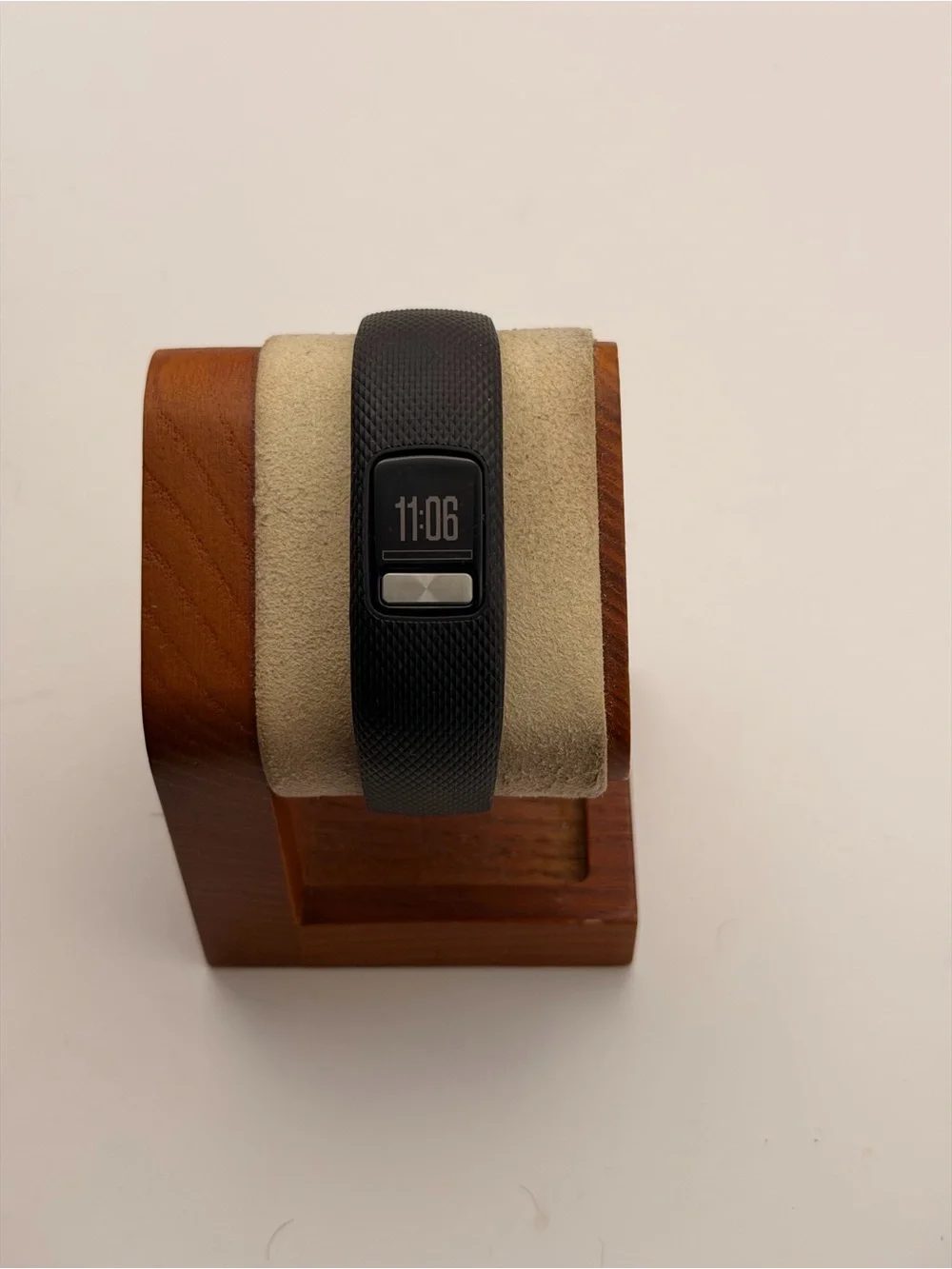 Garmin Vivofit 4, Black, New Batteries, Smart Watch, Fitness Tracker, Very Good